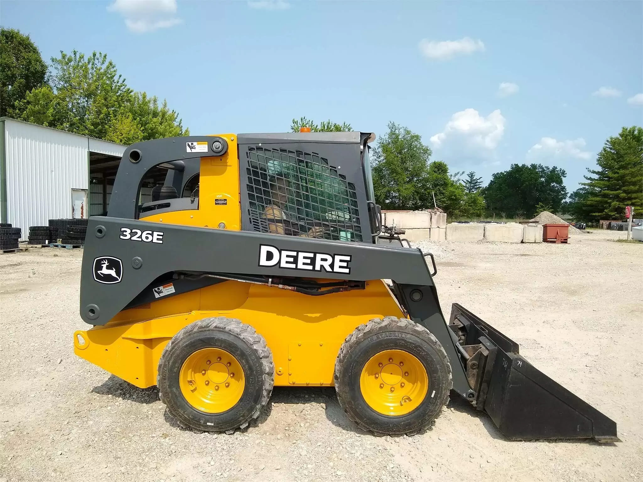 2016 Deere Skid Steer 326E